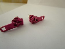 OHRSTECKER  ROSA METALLIC REISSVERSCHLUSS AUS METALL ca. 2 x 0,5 cm