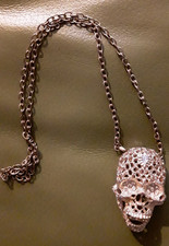 Halskette Totenkopf goldfarben mit Strasssteinen