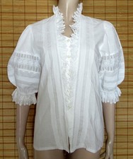 WEISSE TRACHTENBLUSE - SPITZE