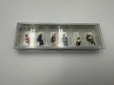 Preiser H0, 10434, SItzende