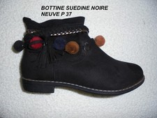 SCHWARZE STIEFELETTE MIT