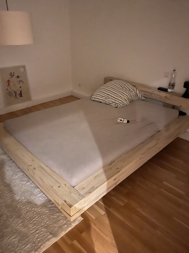 Massivholzbett