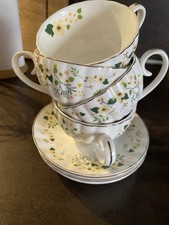 4schöne Teetassen mit Zarten