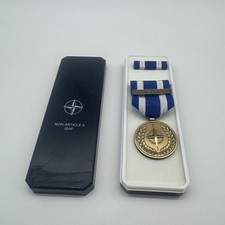 NATO ISAF Non-Article 5 Orden  mit Bandspange & Etui Einsatzmedaille Bundeswehr