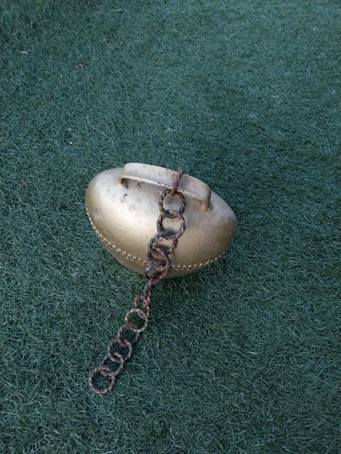 Alte kuhglocke mit kette - kuhglocke,