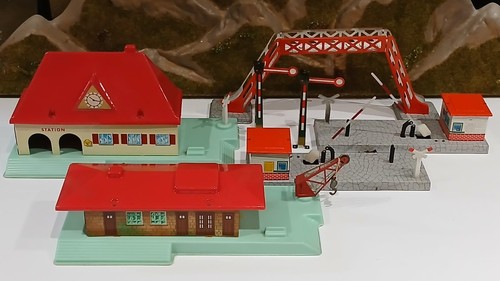 Bahnhof bahnübergang - bahnhof,