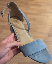 passend zum Kleid: Hellblaue Sandal Heels Gr.40-41 von Bullboxer