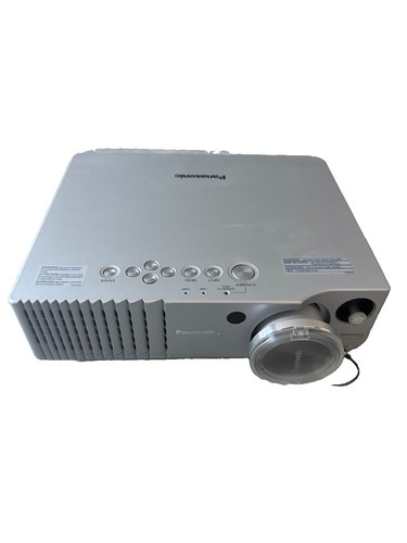 Beamer panasonic ae700e - ,