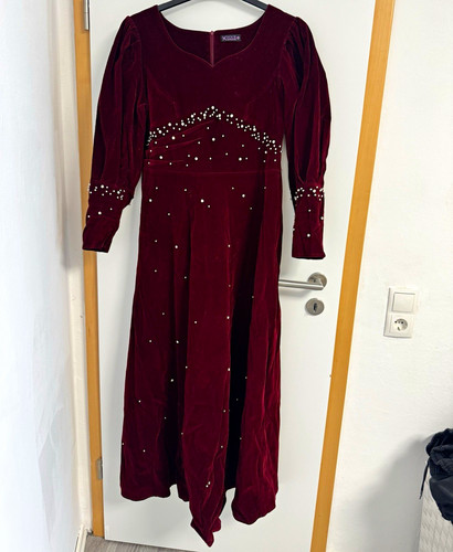 Four damen samt abendkleid - x,