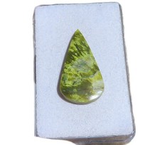 Grüner opal cabochon - grüner,
