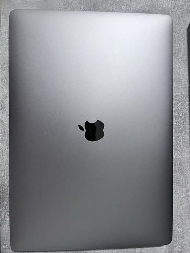 Macbook pro 2018 i7 - 15“,