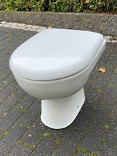 Stand WC mit Toiletten-Sitz und Spülkasten, Geberit