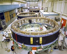 MANUFACTURING THE SATURN V