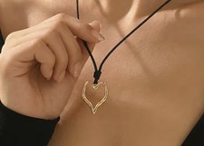 Feine Damen Halskette mit Herz