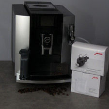 ~~ Jura Impressa E8 platin,  One Touch, TFT Farbdisplay, viel neues Zubehör! ~~