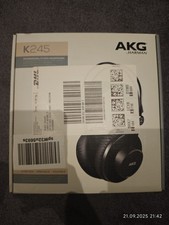 AKG K245 Halboffener mobiler