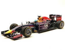 Minichamps Infiniti Red Bull