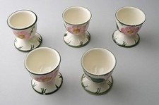 V&B Wildrose, alte Serie Fayence, 5 Eierbecher mit Fuß (davon 2 mit kl. Fehlern)