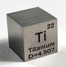 0.39 " 10mm Titan Würfel Pure