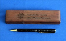 Staatsgeschenk Australien Krokodilleder Pen Kugelschreiber in Holzbox Regierung