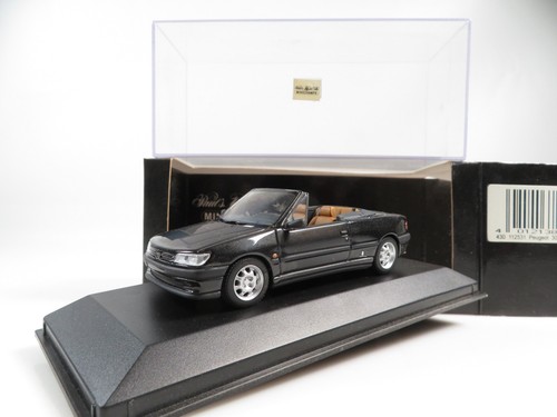 Minichamps 430112531 - 1:43,