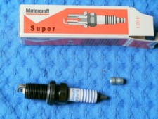 Ford Fiesta Escort CVH Motor Zündkerze  Oldtimer NEU