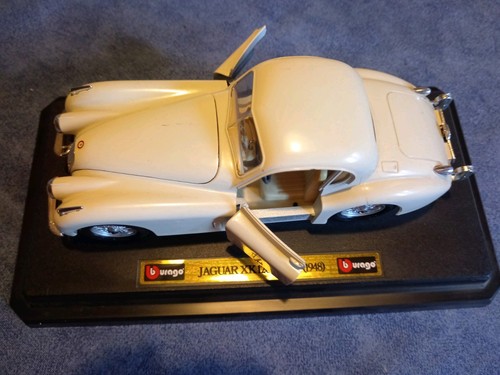Modellauto cremefarben jaguar - modellauto,