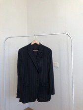 Blauer Versace-Anzug, Größe