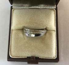 Ring 585er Weißgold mit 16 kleinen Diamanten