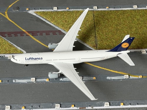 Lufthansa a330 200 aimd - lufthansa, old