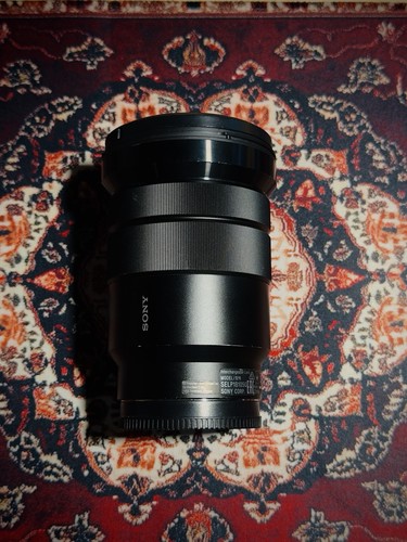 Sony objektiv 105 mm - 18–105,