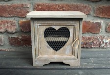 Landhaus Eierschrank