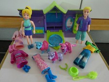 Polly Pocket Hundehütte, 3 Glitzer-Hunde, Herrchen und Frauchen mit div. Outfits