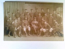 Gruppe Soldaten mit Offizier, Schulterklappen mit Krone, Foto Postkarte, ungelau