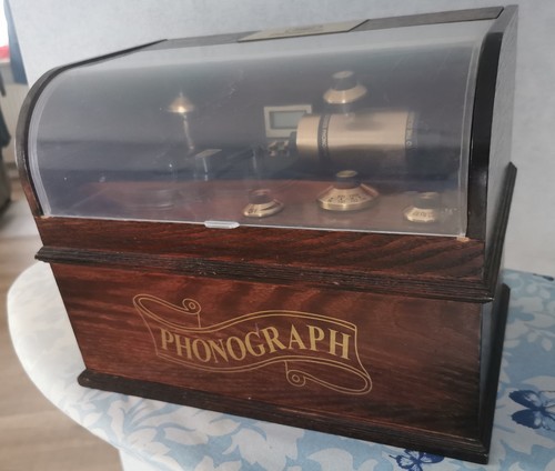 Lucky strike phonograph sehr - lucky,