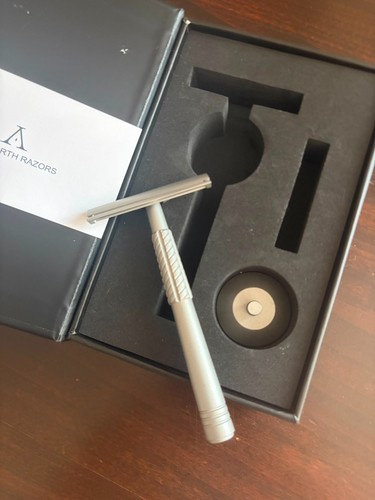 The atelier razor - the,
