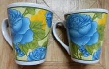 2 Stück Tassen Becher Kaffee oder Tee mit Henkel - Blumenmuster - ca. 250 ml