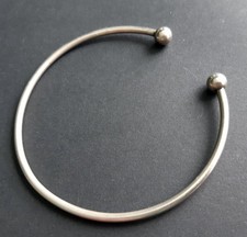 Minimalistische Oberarmspange