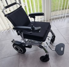 Neuwertig: Kos aktiv Elektrorollstuhl E-Rollstuhl faltet sich automatisch