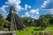 Wandbild: Tikal ? Maya-Ruinen