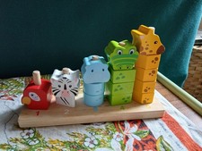 Stapelspiel mit Tieren aus Holz 