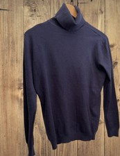 R01. Rollkragenpullover