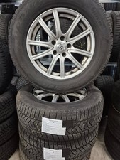 Satz Winterräder auf