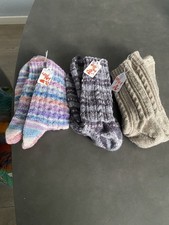 Selbstgestrickte Socken aus