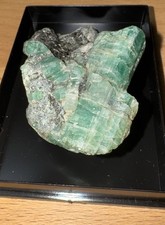 Top Smaragdstufe Ca 6x4,5x3cm