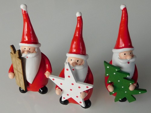 Weihnachtsmann mit geschenk - mit,