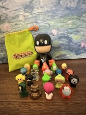 Gogos Crazy Bones 19 Figuren + Zubehör 