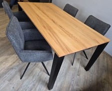 Neuer hochwertiger Esstisch