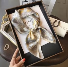 Elegantes Seidentuch Halstuch