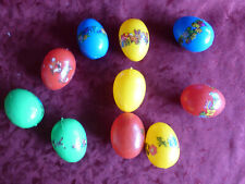 10 bunte Plastik - Ostereier, schon älter und mit Gebrauchsspuren, ca. 6x4,5 cm 